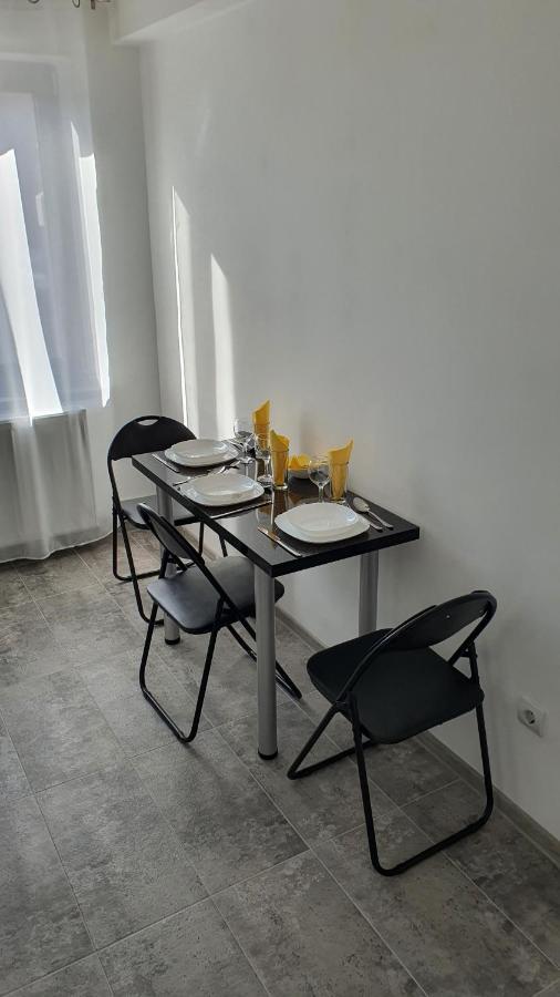 Fim Apartament Apartment Hunedoara Exterior photo