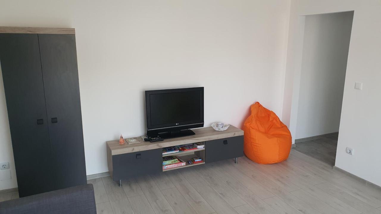 Fim Apartament Apartment Hunedoara Exterior photo